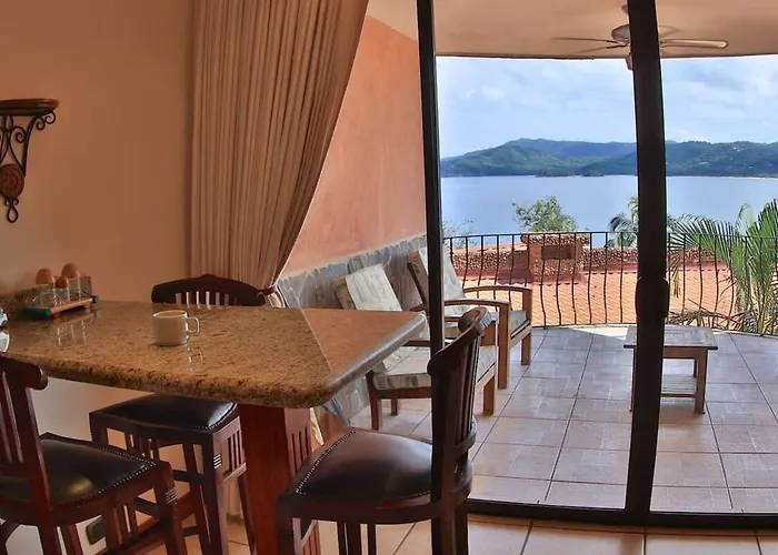 Oceanview With Community Pool & Views Of Flamingo Marina